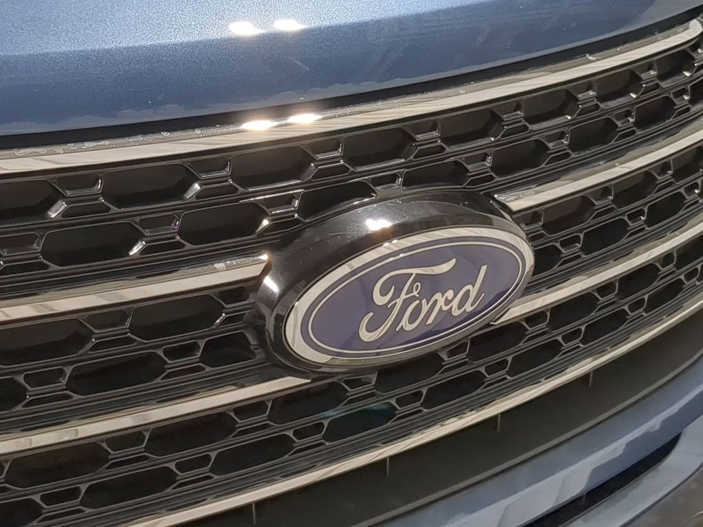 Thumbnail: 2020 Ford Explorer - 15