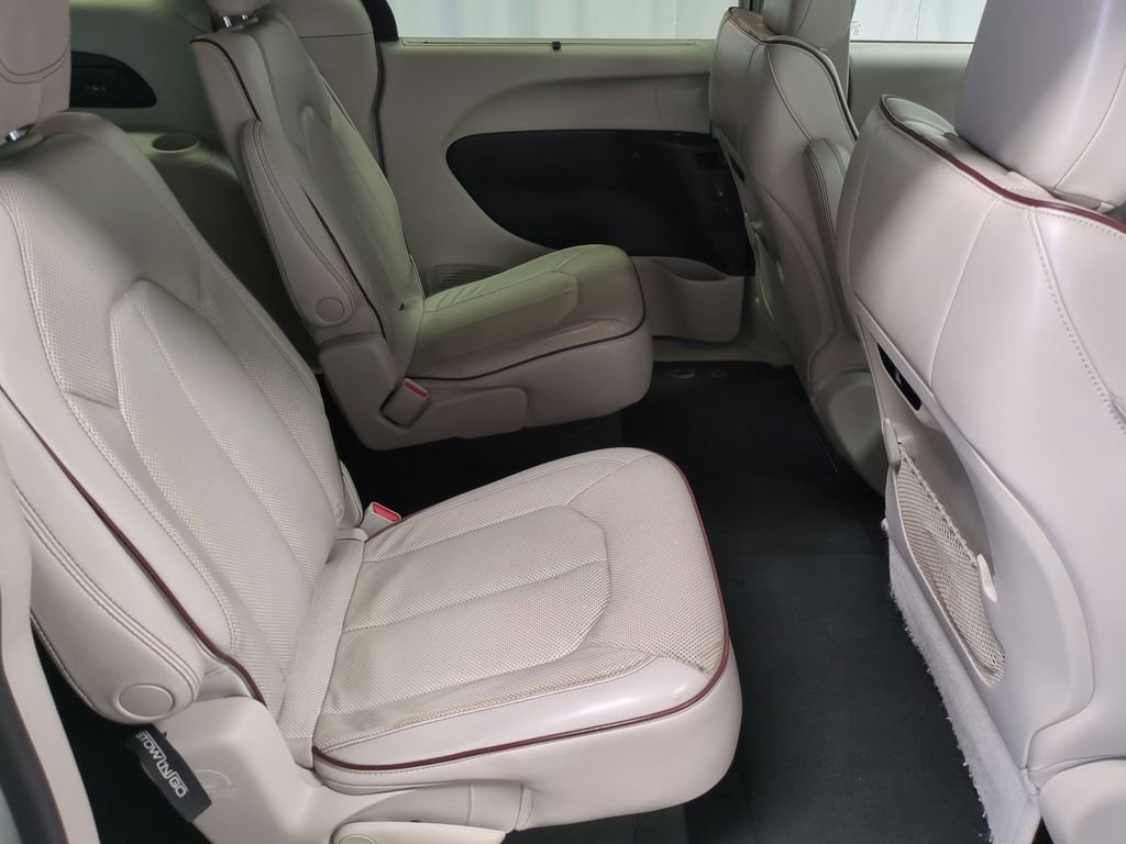 2020 Chrysler Pacifica Limited 18