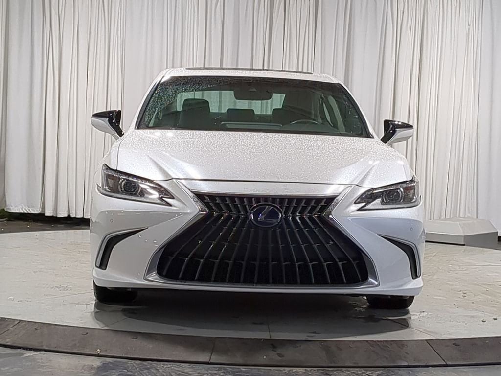 Thumbnail: 2022 Lexus ES - 21
