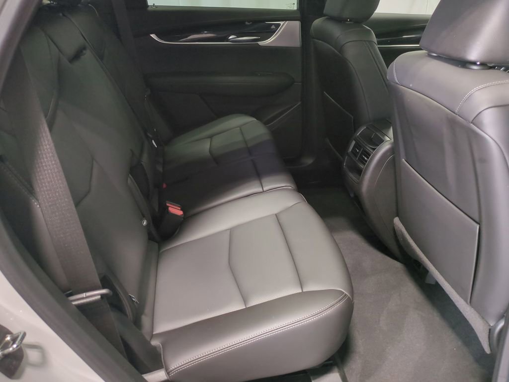 Thumbnail: 2023 Cadillac XT5 - 19