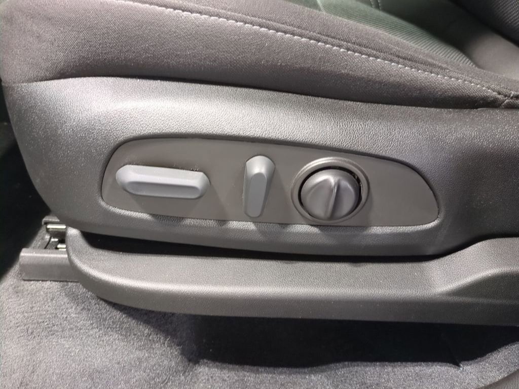 Thumbnail: 2022 Chevrolet Traverse - 21