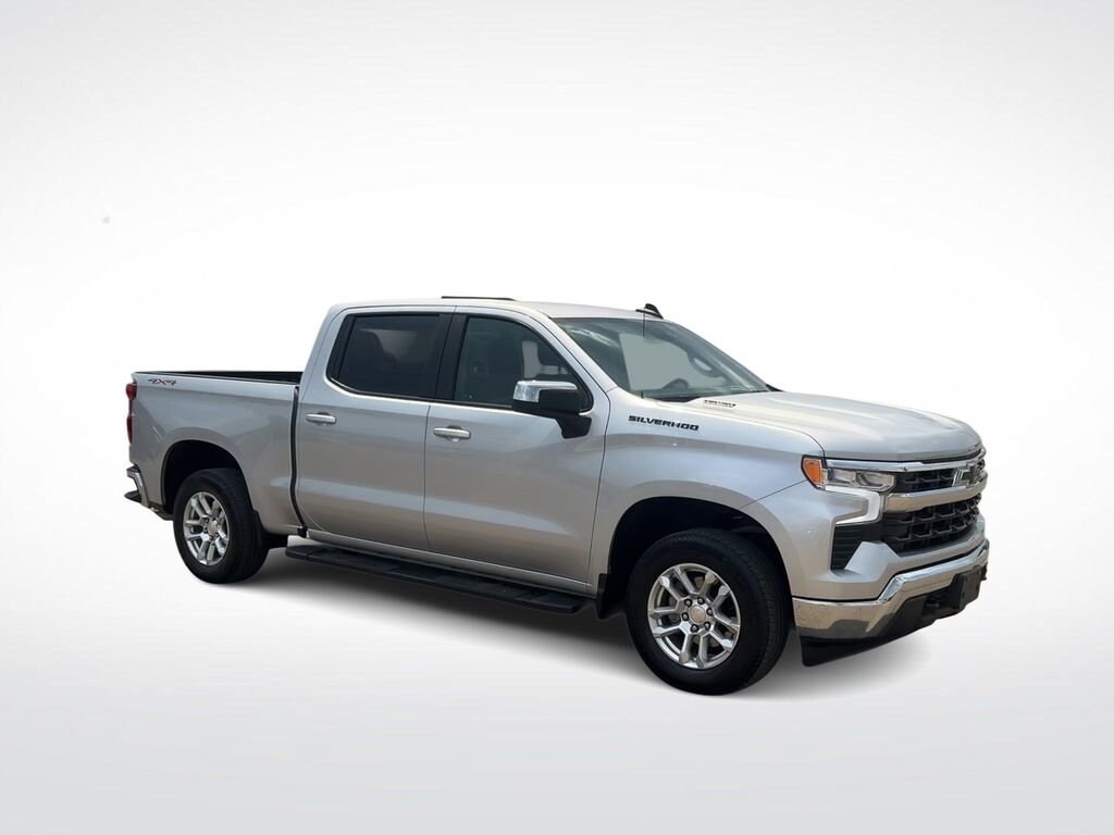 2022 Chevrolet Silverado 1500 LT photo 2