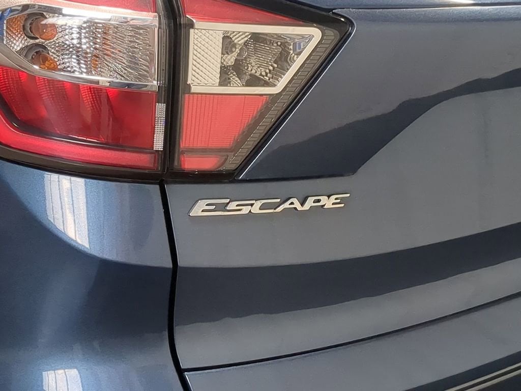 Thumbnail: 2018 Ford Escape - 16