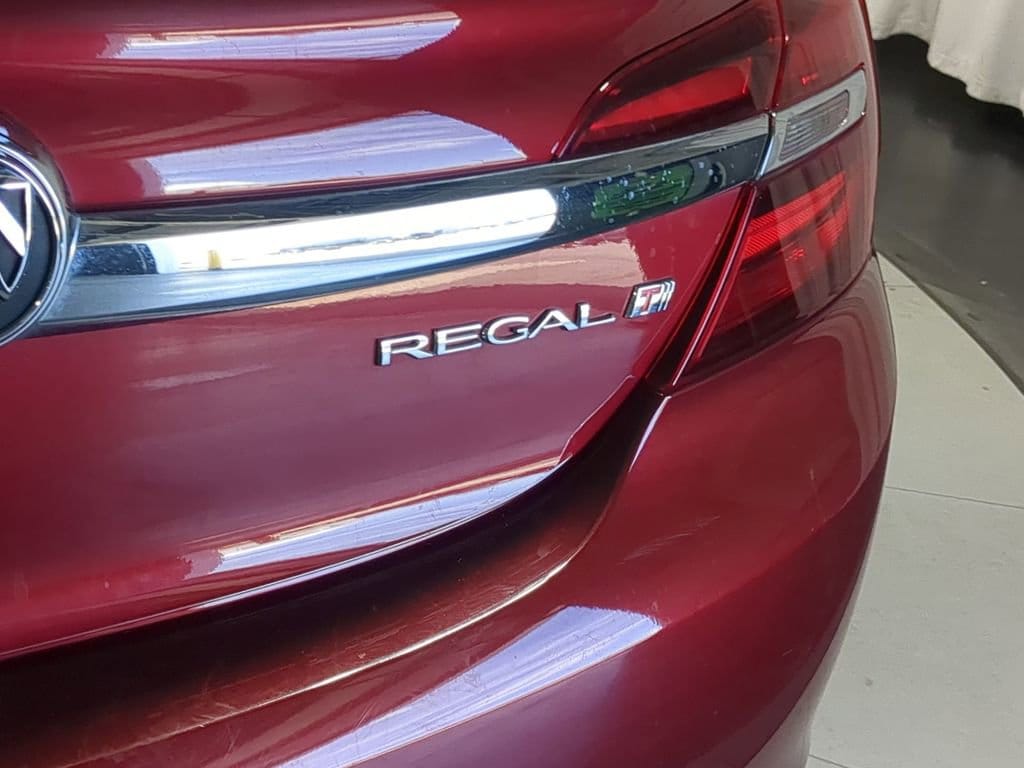 Thumbnail: 2016 Buick Regal - 16