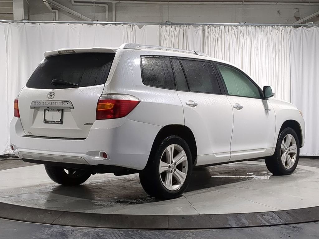 Thumbnail: 2010 Toyota Highlander - 16