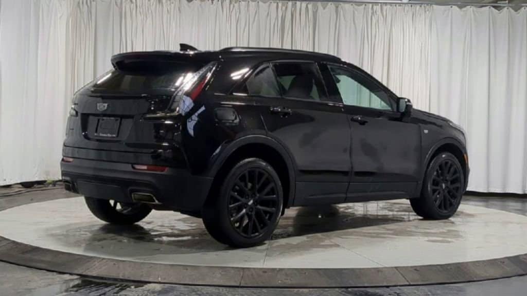 Thumbnail: 2023 Cadillac XT4 - 10