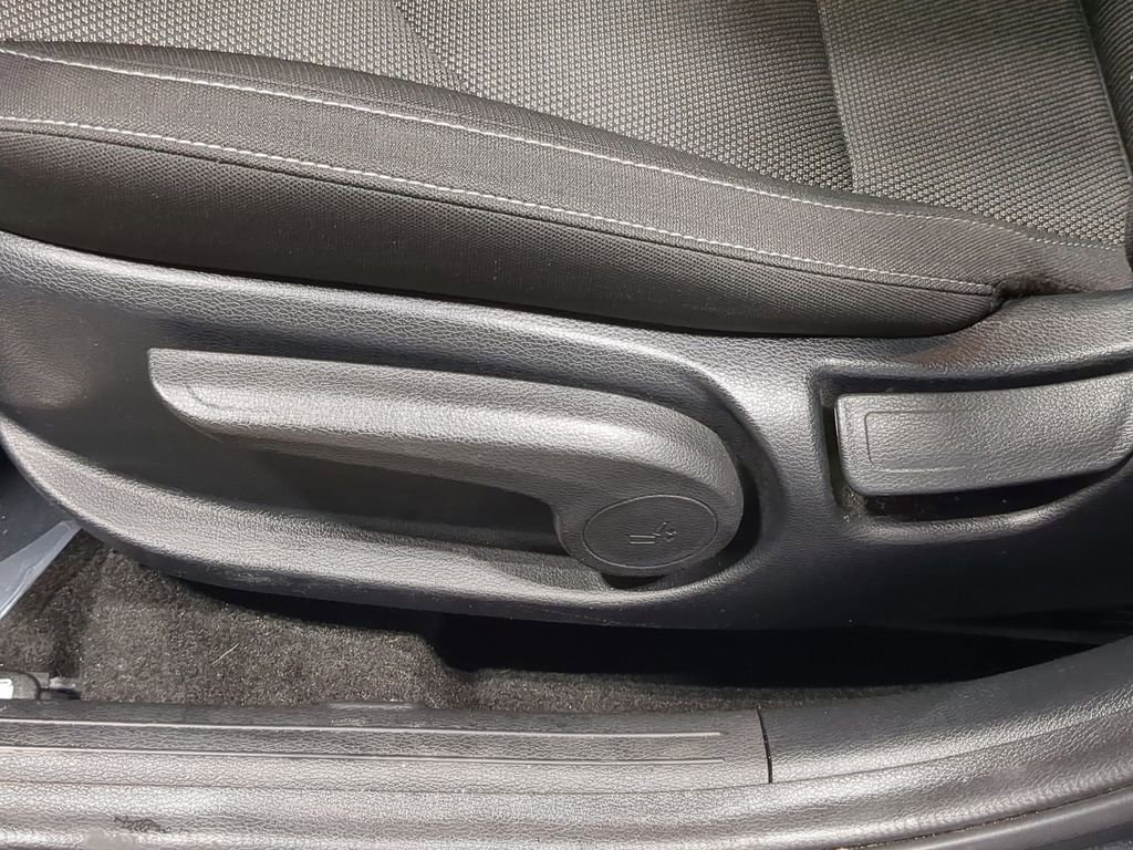 Thumbnail: 2022 Kia Forte - 24