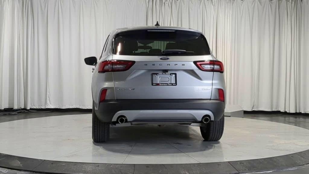 Thumbnail: 2023 Ford Escape - 8