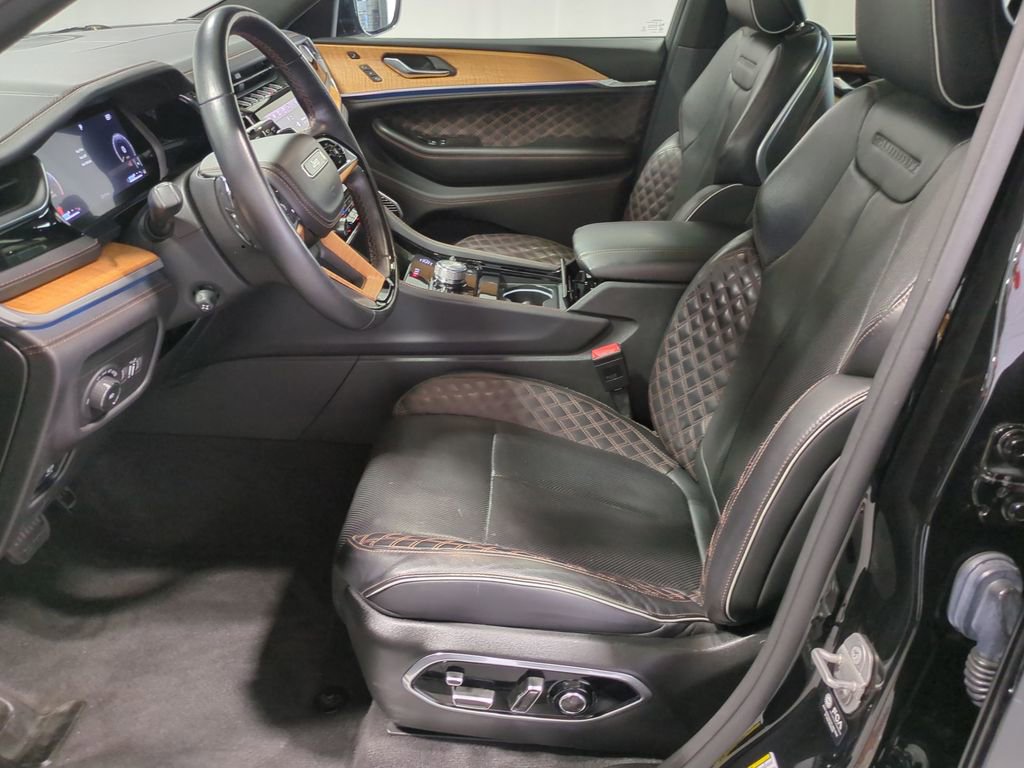 Thumbnail: 2022 Jeep Grand Cherokee - 18