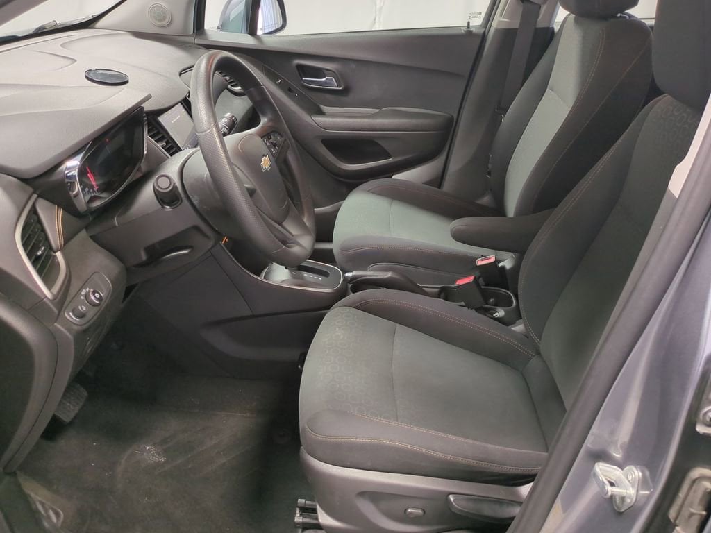 2020 Chevrolet Trax LS 18