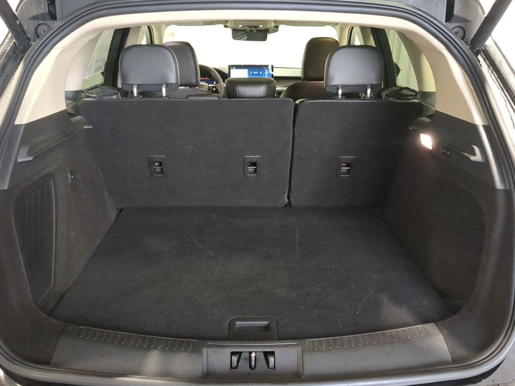 Thumbnail: 2023 Lincoln Corsair - 41