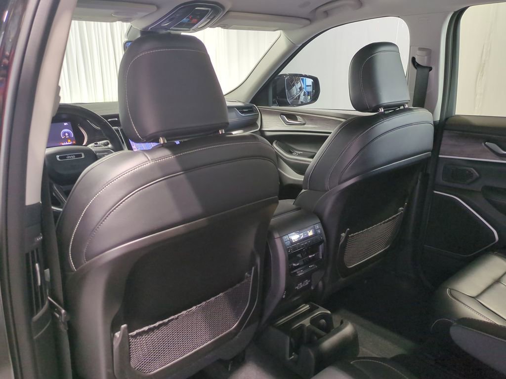 Thumbnail: 2022 Jeep Grand Cherokee L - 16