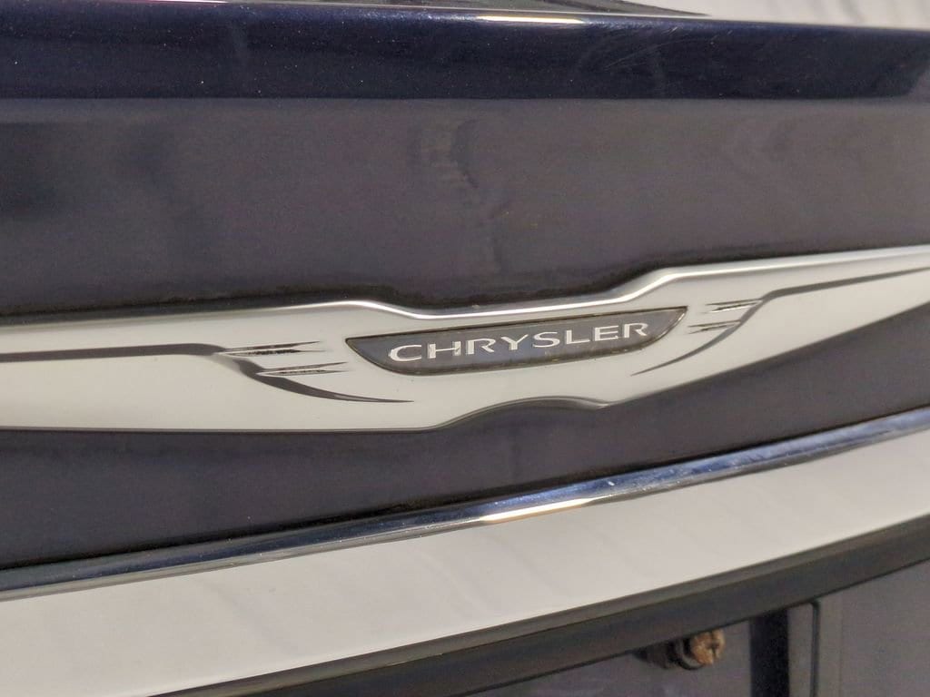 Thumbnail: 2014 Chrysler 200 - 14