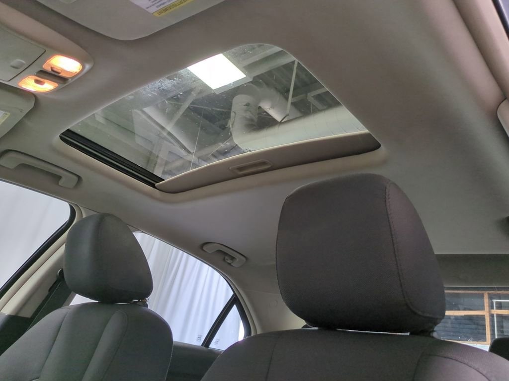 2010 Ford Fusion SE 19