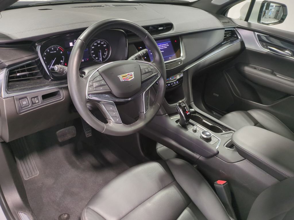 Thumbnail: 2023 Cadillac XT5 - 10