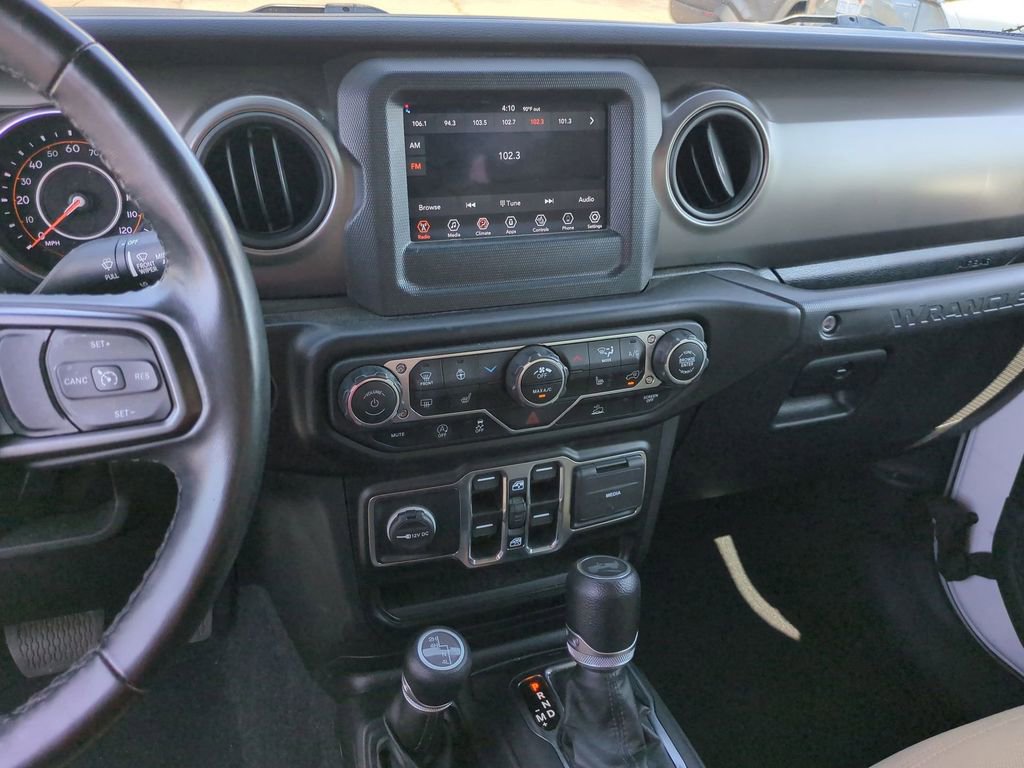 Thumbnail: 2022 Jeep Wrangler - 30