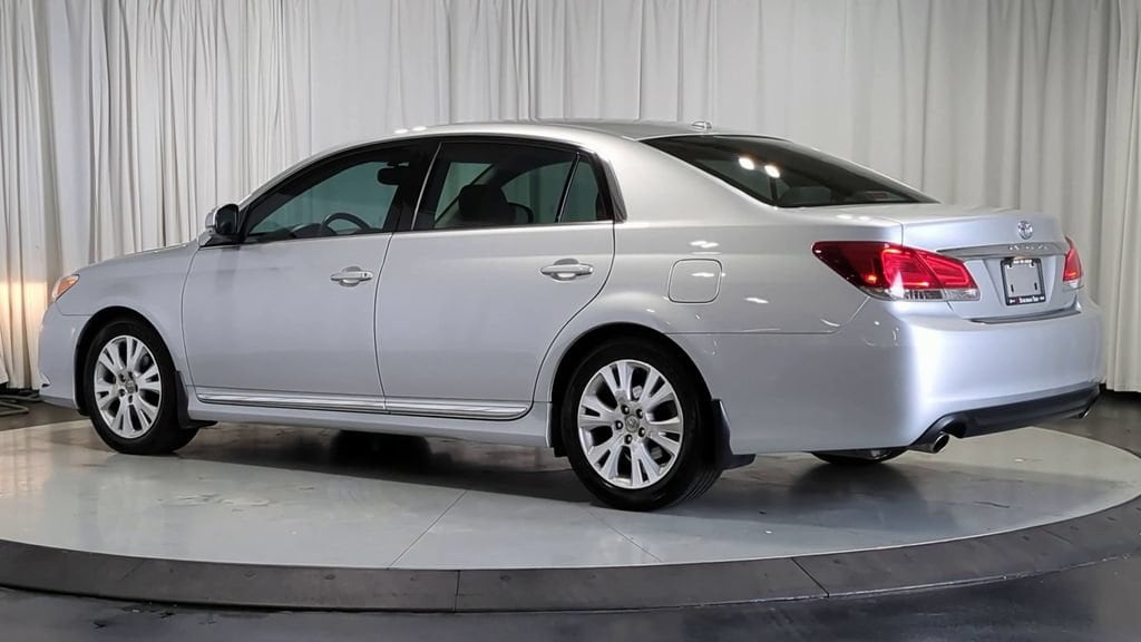 Thumbnail: 2011 Toyota Avalon - 8