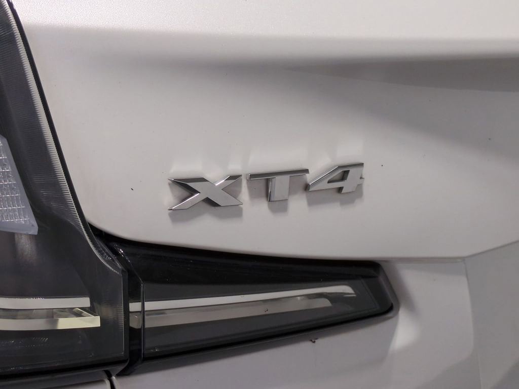 Thumbnail: 2023 Cadillac XT4 - 13