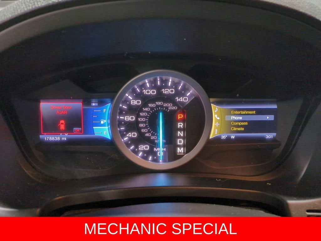 Thumbnail: 2013 Ford Explorer - 32