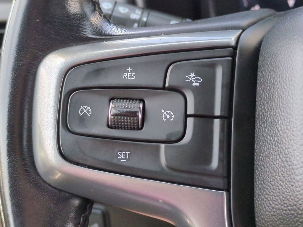 Thumbnail: 2022 Chevrolet Suburban - 27