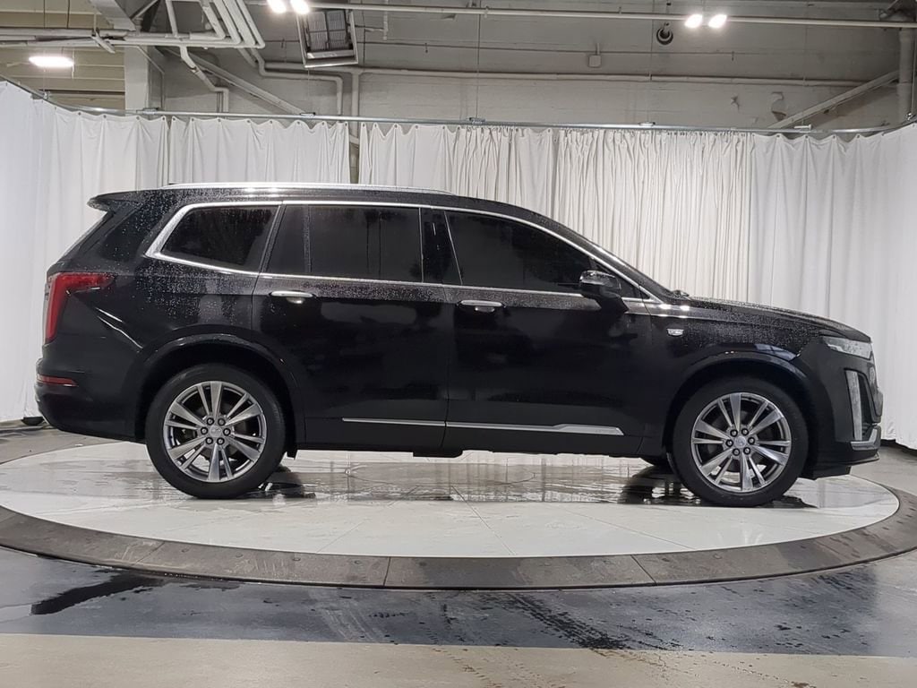 Thumbnail: 2023 Cadillac XT6 - 18