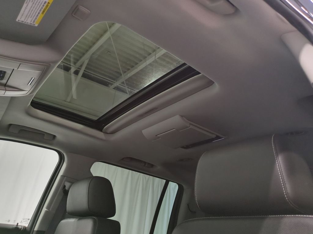 Thumbnail: 2016 GMC Yukon XL - 23
