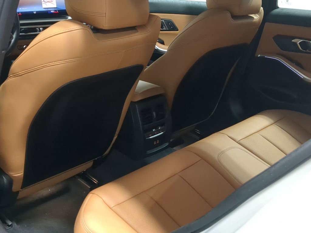 Thumbnail: 2024 BMW 3 Series - 33