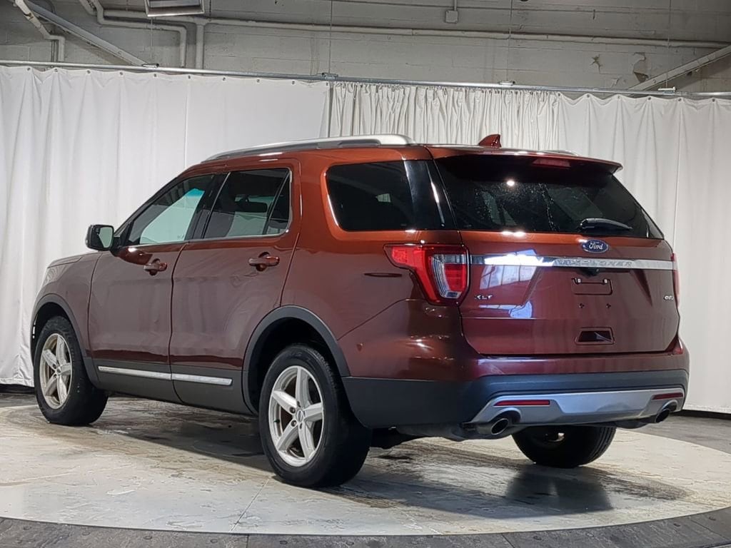 Thumbnail: 2016 Ford Explorer - 15