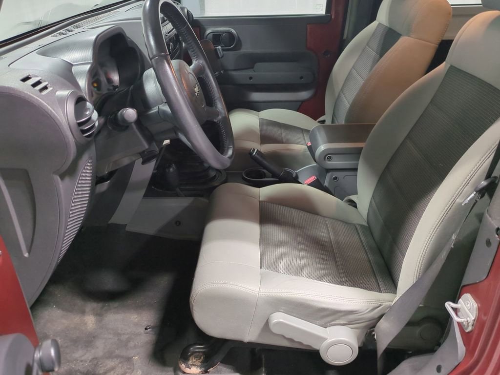 Thumbnail: 2010 Jeep Wrangler - 20