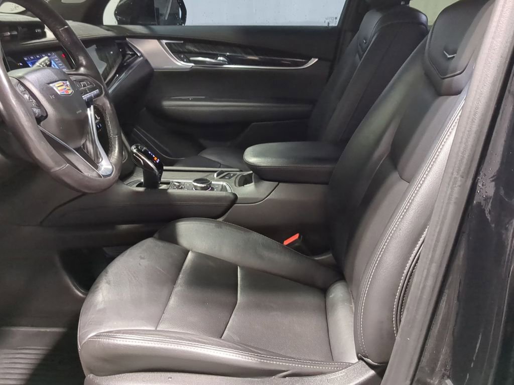 Thumbnail: 2023 Cadillac XT6 - 30