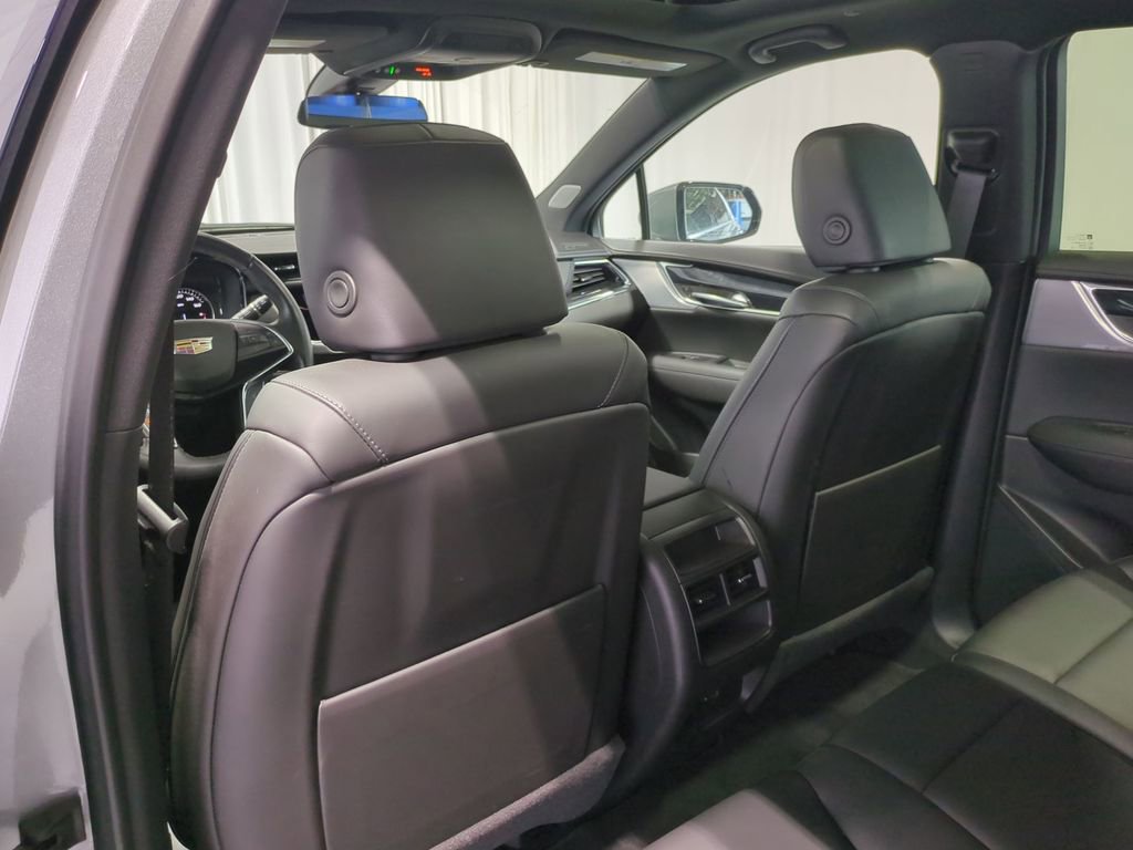 Thumbnail: 2023 Cadillac XT5 - 16