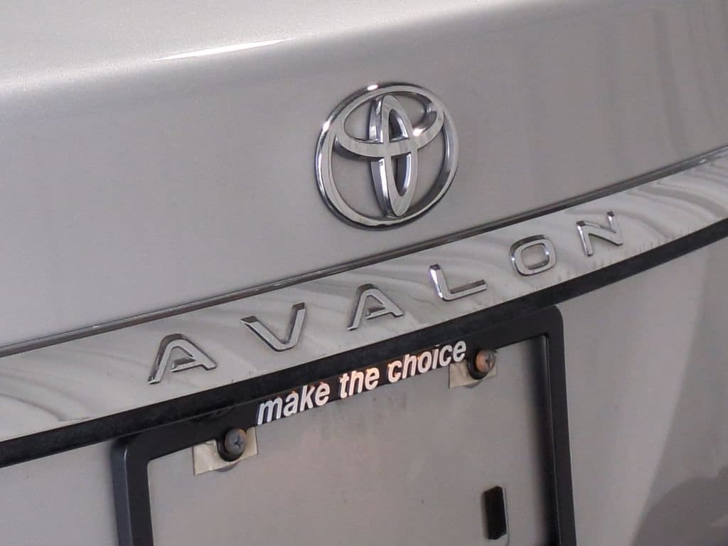 Thumbnail: 2011 Toyota Avalon - 16