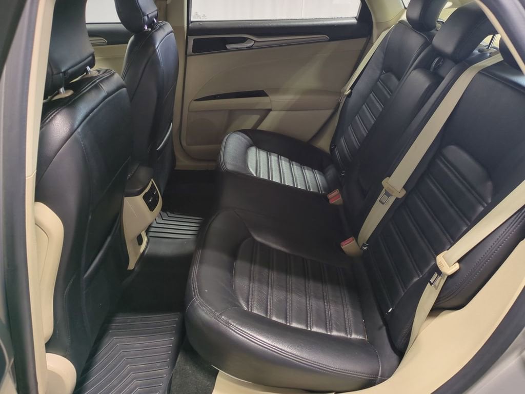 Thumbnail: 2015 Ford Fusion - 22