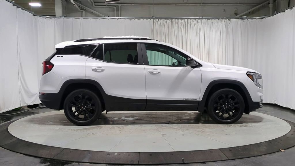 Thumbnail: 2022 GMC Terrain - 9