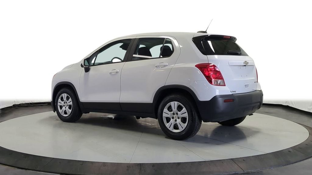 Thumbnail: 2016 Chevrolet Trax - 8