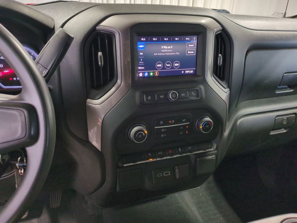 Thumbnail: 2021 Chevrolet Silverado 1500 - 31