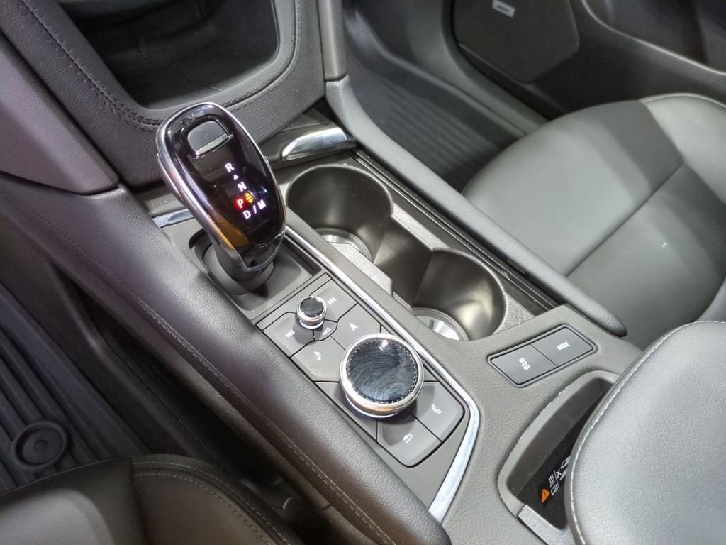 Thumbnail: 2025 Cadillac XT6 - 32