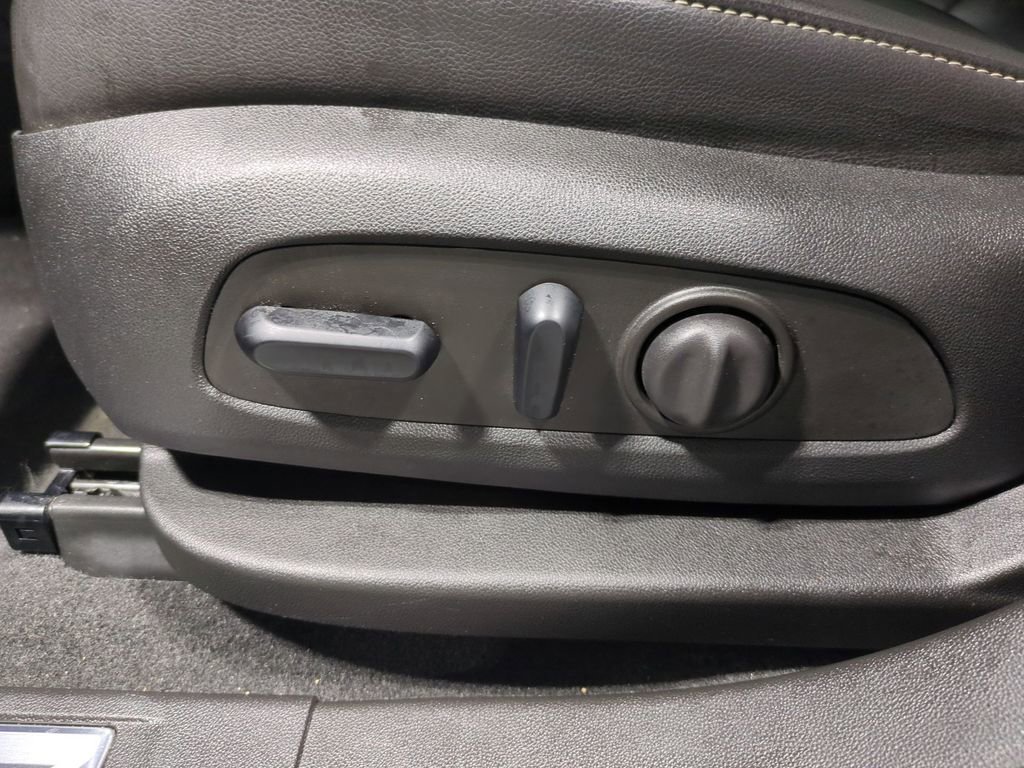 Thumbnail: 2023 GMC Acadia - 21