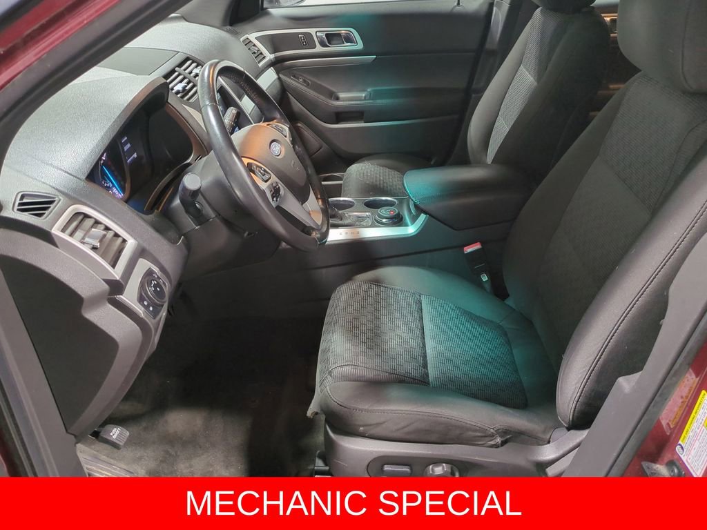 Thumbnail: 2013 Ford Explorer - 15