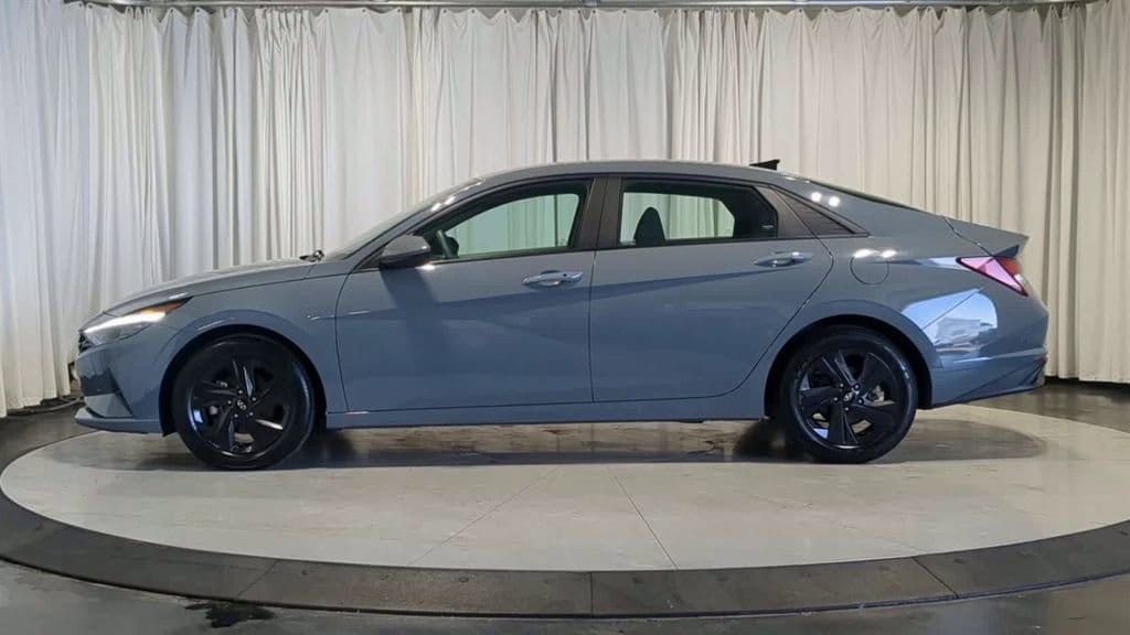 Thumbnail: 2021 Hyundai Elantra - 6