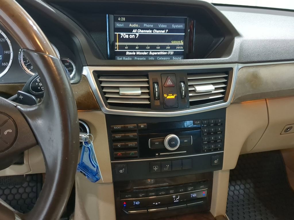 Thumbnail: 2011 Mercedes-Benz E-Class - 40