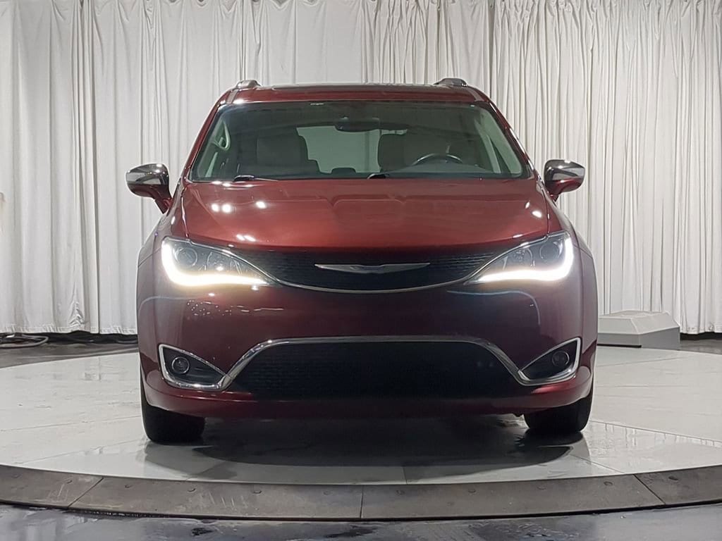 Thumbnail: 2017 Chrysler Pacifica - 21