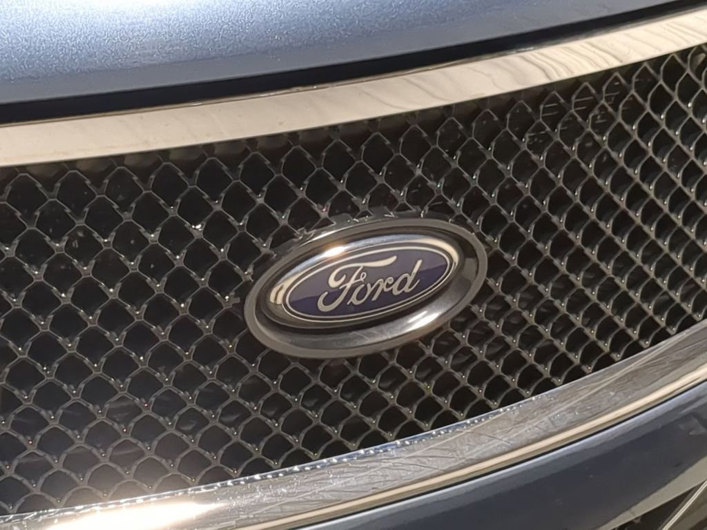 Thumbnail: 2018 Ford Taurus - 19