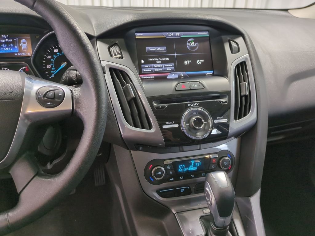 2014 Ford Focus Titanium 26