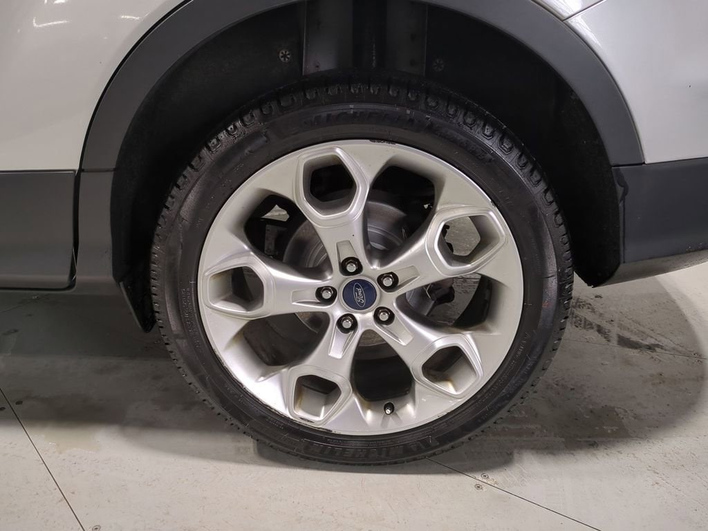 Thumbnail: 2015 Ford Escape - 16