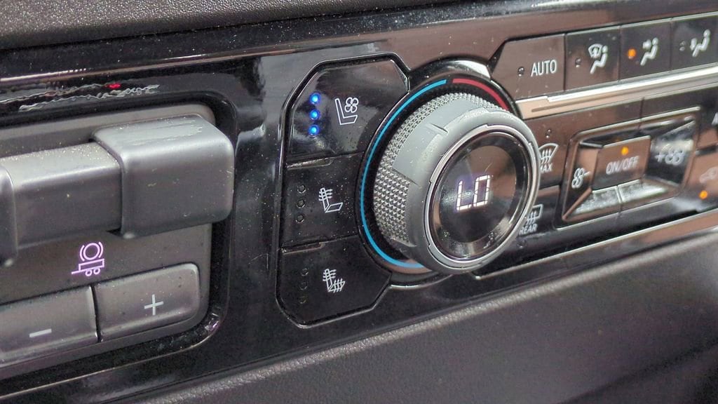 Thumbnail: 2023 Chevrolet Silverado 1500 - 36