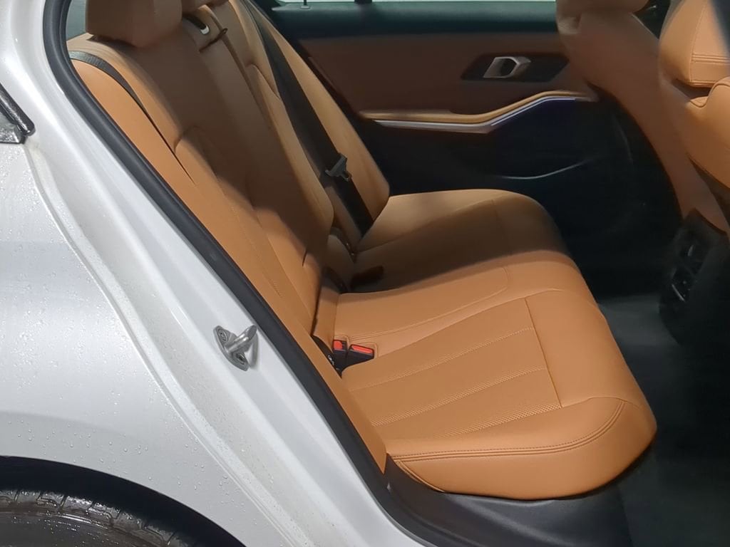 Thumbnail: 2024 BMW 3 Series - 36