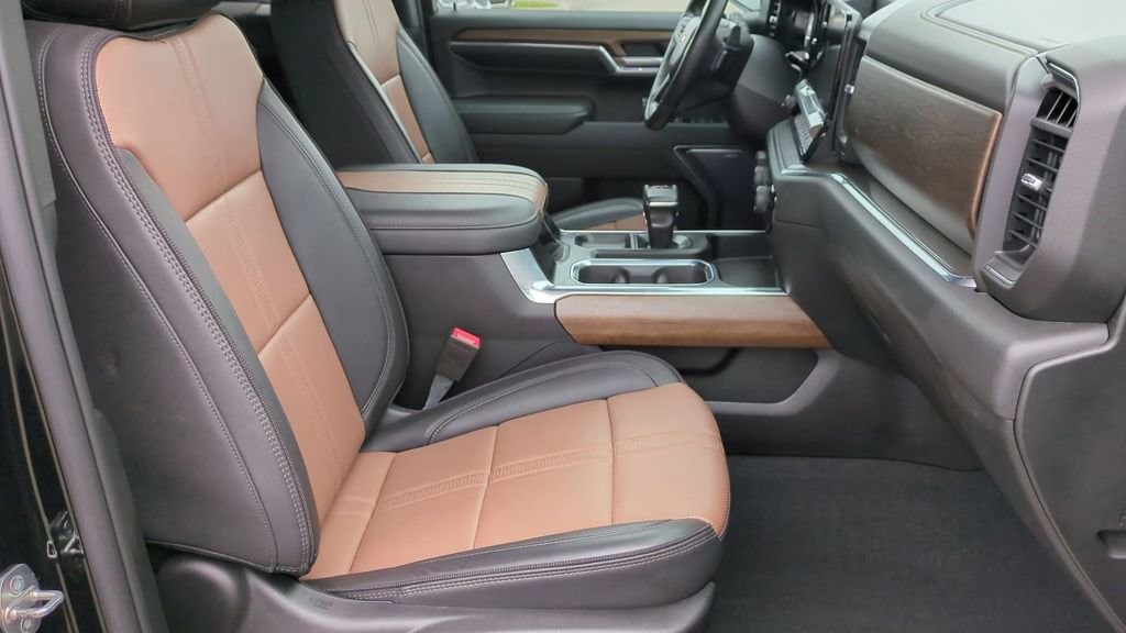 Thumbnail: 2023 Chevrolet Silverado 1500 - 21