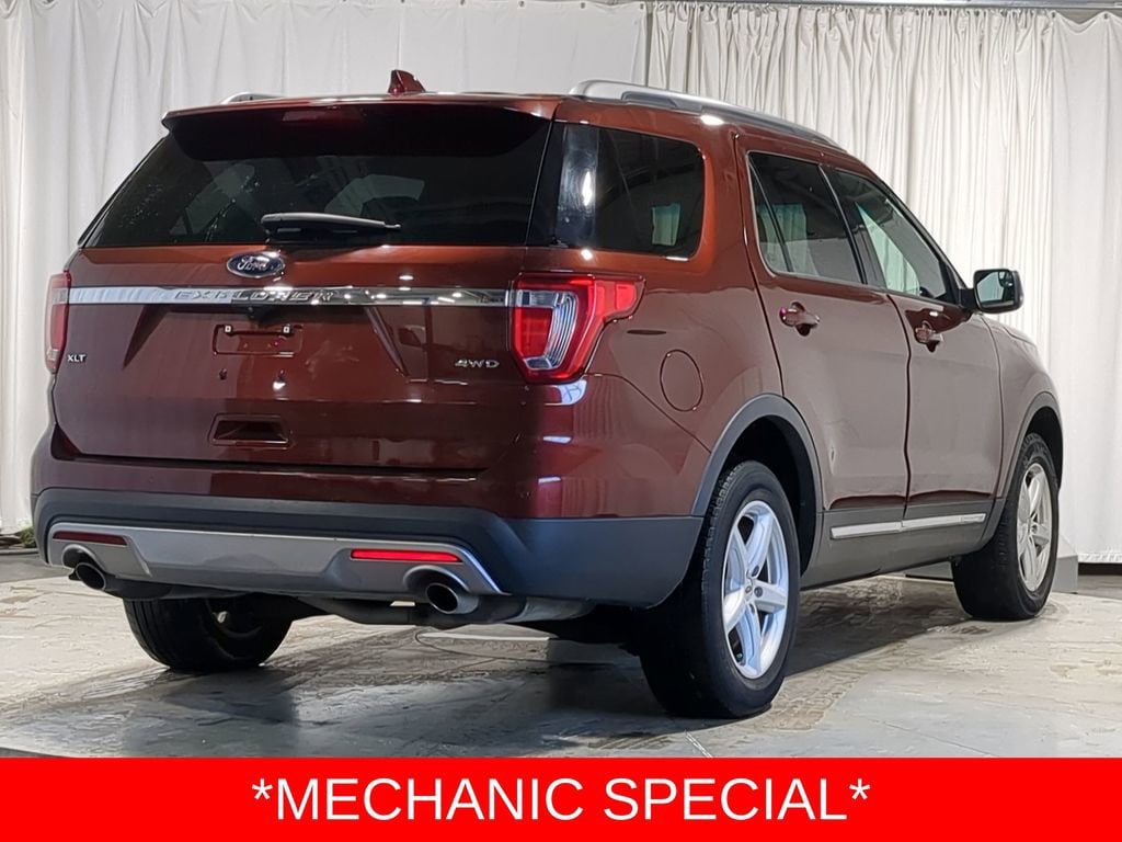 Thumbnail: 2016 Ford Explorer - 14