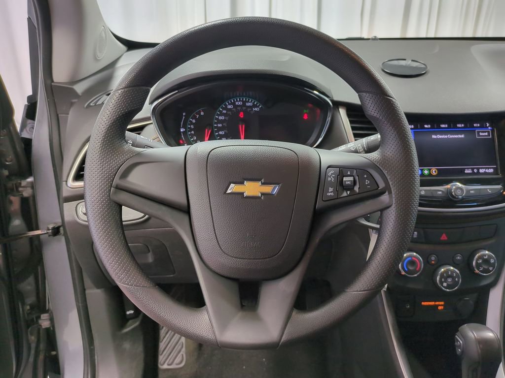 2020 Chevrolet Trax LS 24